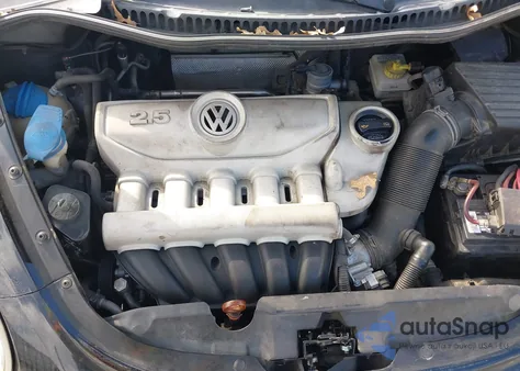 2010 Volkswagen New Beetle 2.5L from USA, damaged, VIN 3VWPW3AG9AM019765